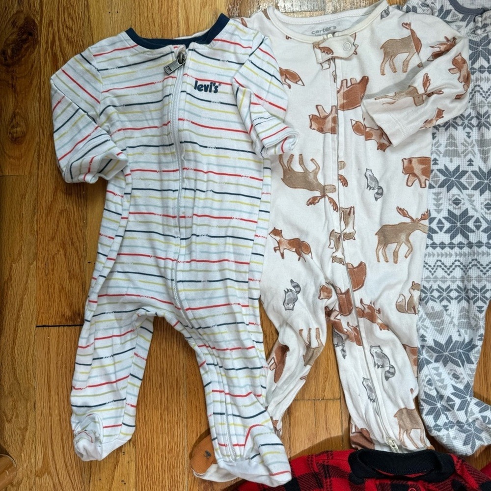 Levi's, Carters, George's -‎ 8 Baby Pajamas size 3/6 months, 6 footing,2 no food - Picture 2 of 9
